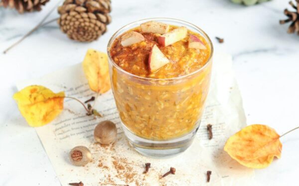 Obuolių pyrago įkvėpta avižinių dribsnių košė