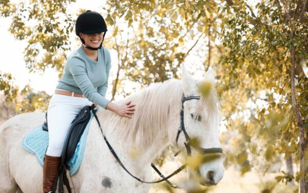 Antradienio Pomėgiai (Sausio 28): Atskleiskite Meninę Aistrą! Sužinokite, kaip žvaigždės šiandien veda Skorpionus ir Vandenes!