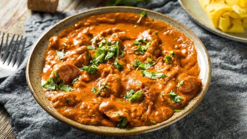 Vištienos Tikka Masala – klasikinis patiekalas su šiuolaikiniu poskoniu