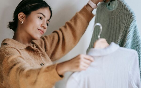 Į kokius drabužius verta investuoti daugiausiai? Atsako ekspertai