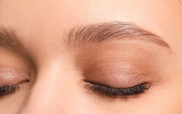 Šie natūralūs būdai padės turėti tankesnes blakstienas ir vešlesnius antakius