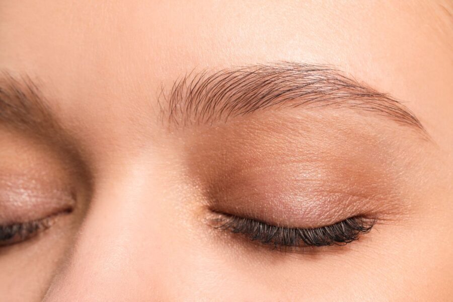 Natūralūs būdai turėti tankesnes blakstienas ir antakius.