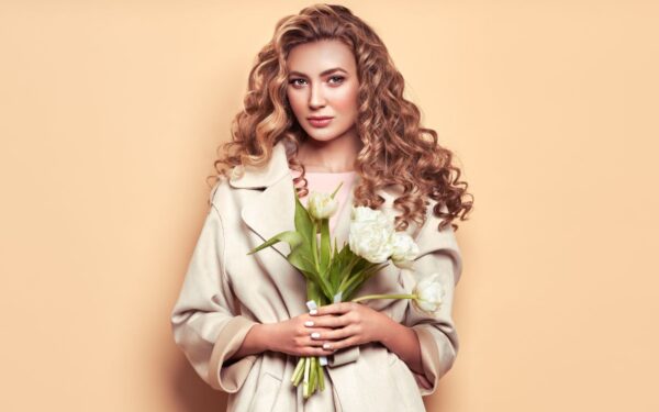 2025 metų pavasarinių paltų ir megztinių mados. Į ką verta atkreipti dėmesį?