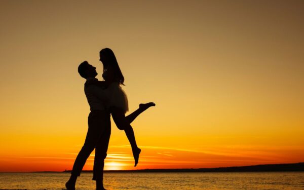 Šie 4 zodiako ženklai pavasarį sulauks netikėtos meilės