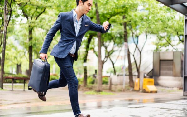 4 Zodiako ženklai, kurie amžinai visur vėluoja