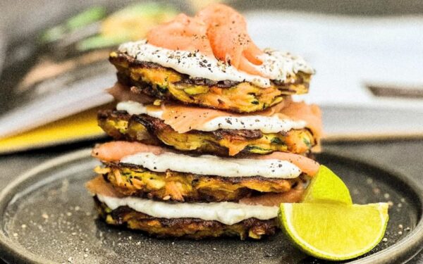 Daržovių blyneliai su lašiša