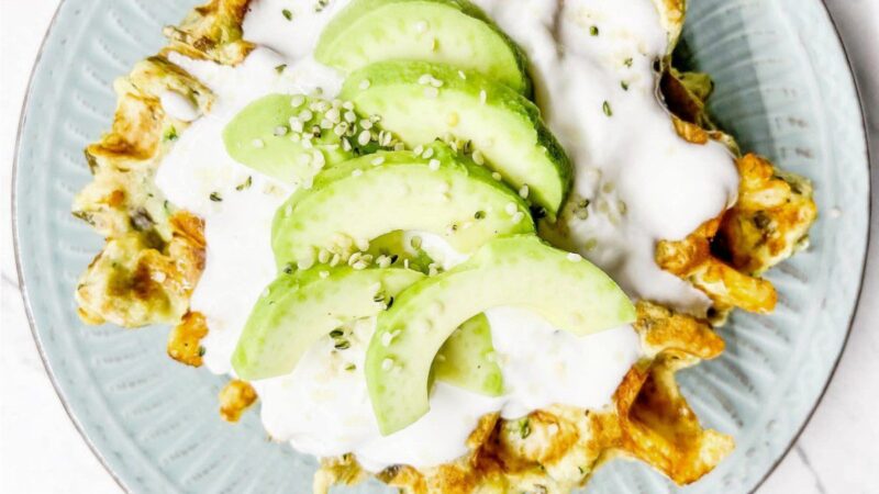 Daržovių ir sūrio vafliai – sotiems pusryčiams