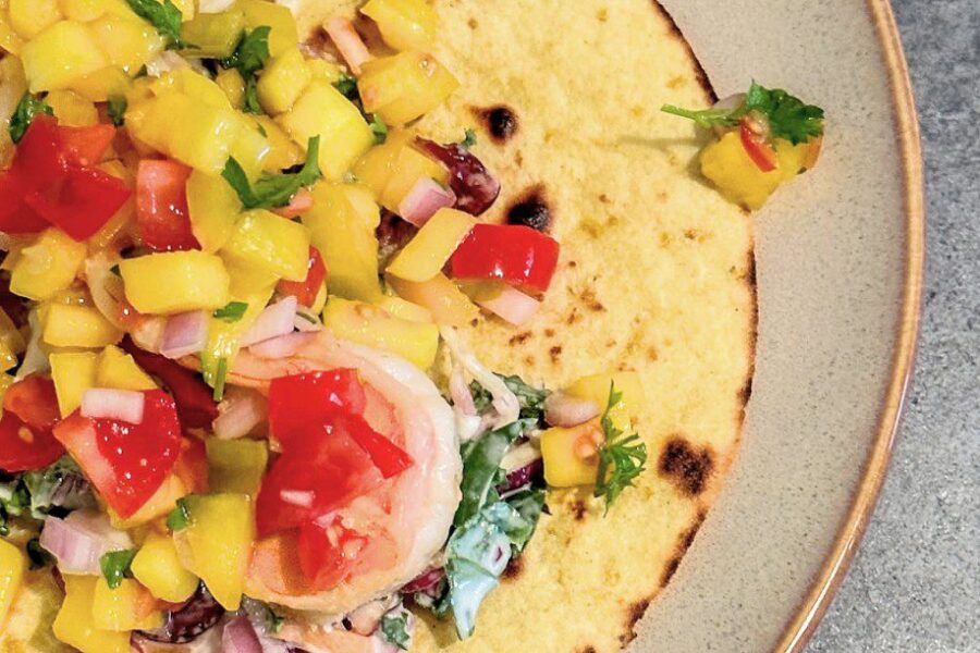 Greiti takai su krevetėmis ir mangų salsa draugų vakarėliui