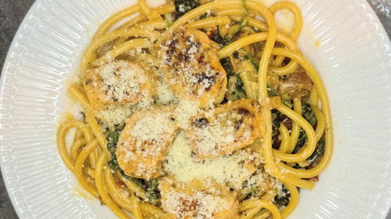 Dangiški makaronai su vištiena grietinėlės ir špinatų padaže