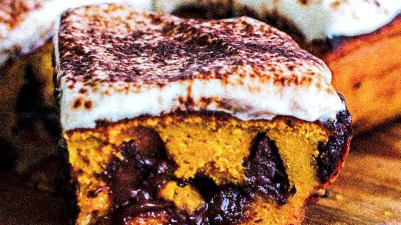 Moliūgo pyragas su sūrio kremo glaistu