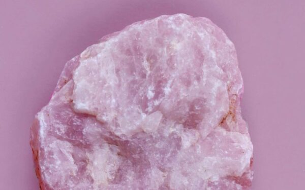 Penktadienio akmenų gidas (vasario 14 d.): Atskleiskite šio žavinčio brangakmenio galią, numatytą sustiprinti kosmines energijas jūsų zodiako ženklui!