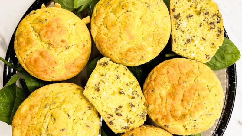 Pikantiško sūrio keksiukai (galima šaldyti)