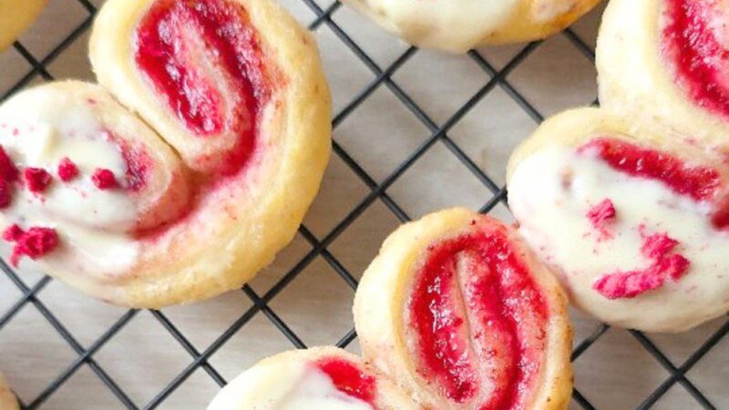 Greiti sluoksniuotos tešlos sausainiai širdelės