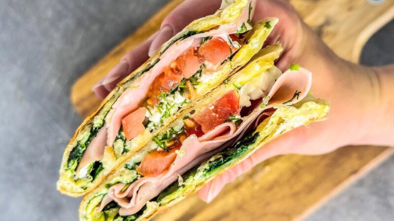 Sočios pusryčių tortilijos su kiaušiniais ir špinatais