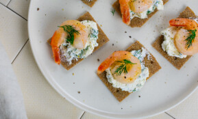 Užkandžių kąsneliai su kreminiu sūriu ir krevetėmis