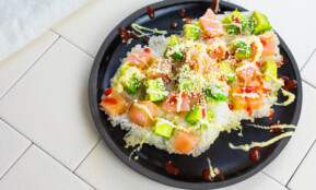 Suši vaflis su lašiša ir avokadais