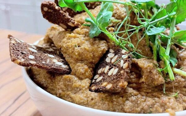 Veganiška daržovių užtepėlė su grybais