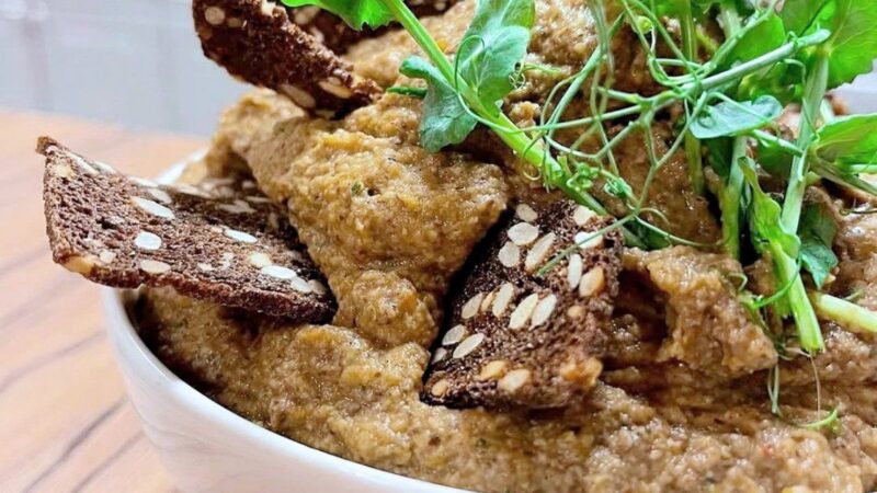 Veganiška daržovių užtepėlė su grybais