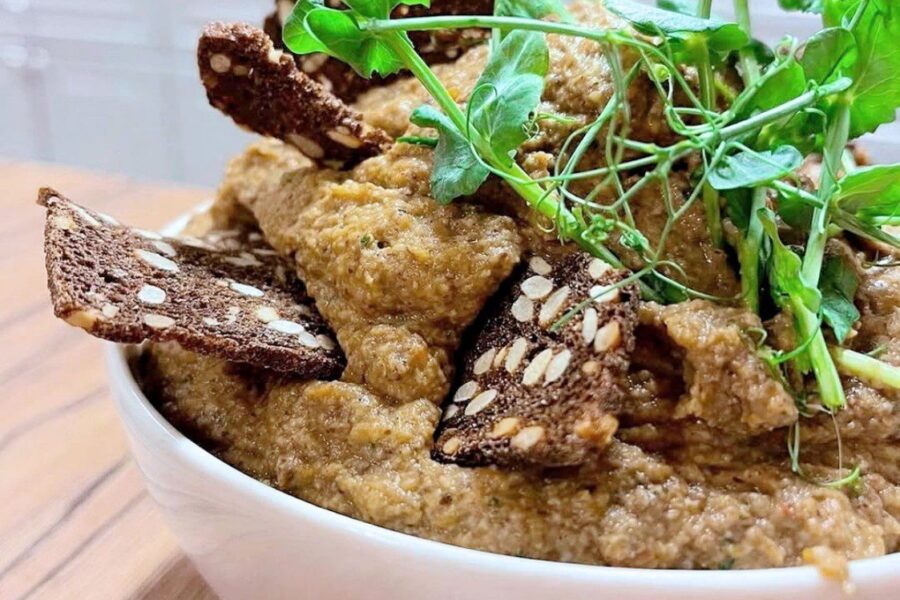 Veganiška daržovių užtepėlė su grybais