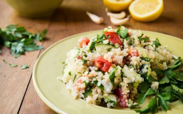 Bolivinių balandų salotos su daržovėmis