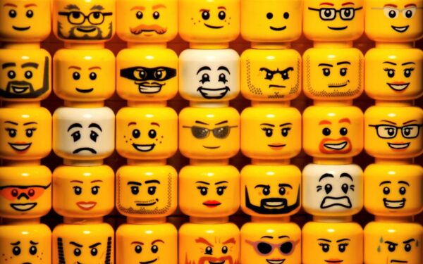 Lego istorija: nuo medinių žaislų iki globalinės imperijos