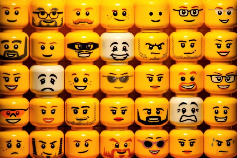 Lego istorija, nuo medinių žaislų iki globalinės imperijos