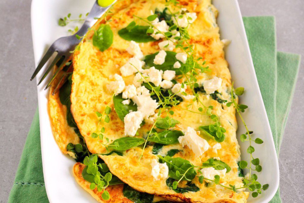 Netiketi-deriniai-su-kiausiniais-kiausiniai-su-spinatais-ir-feta-suriu - Laikas.lt Netikėti deriniai su kiaušiniais. Kiaušiniai su špinatais ir feta sūriu