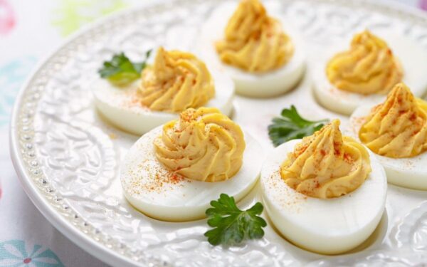 Opros įdaryti kiaušiniai Velykoms