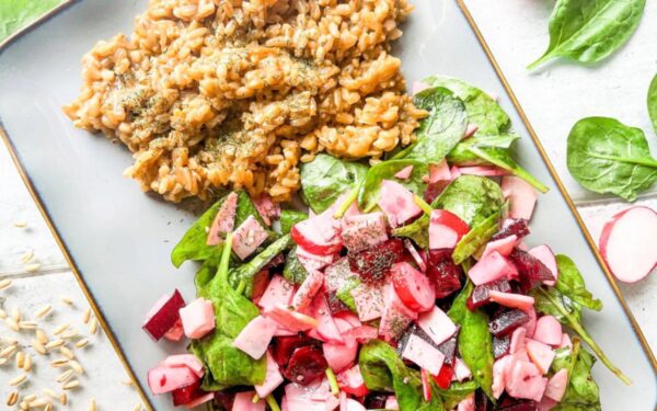 Avižinių kruopų salotos su burokėliais – tokių dar nebandėte