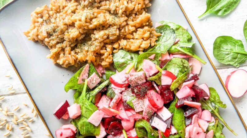 Avižinių kruopų salotos su burokėliais – tokių dar nebandėte