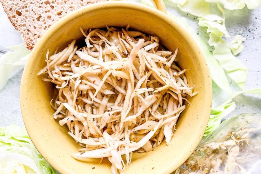 Greitai marinuotų kopūstų salotos