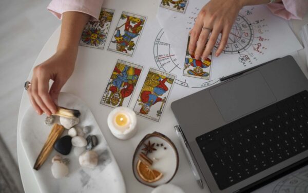 Antradienio horoskopas (kovo 11 d.): Keletas zodiako ženklų ties netikėtų emocinių įžvalgų riba!