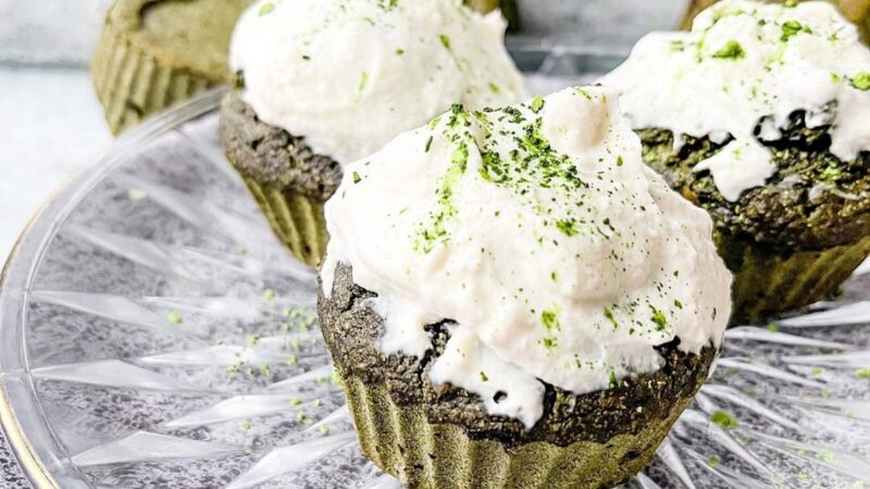 Matcha arbatos keksiukai su sūrio kremu