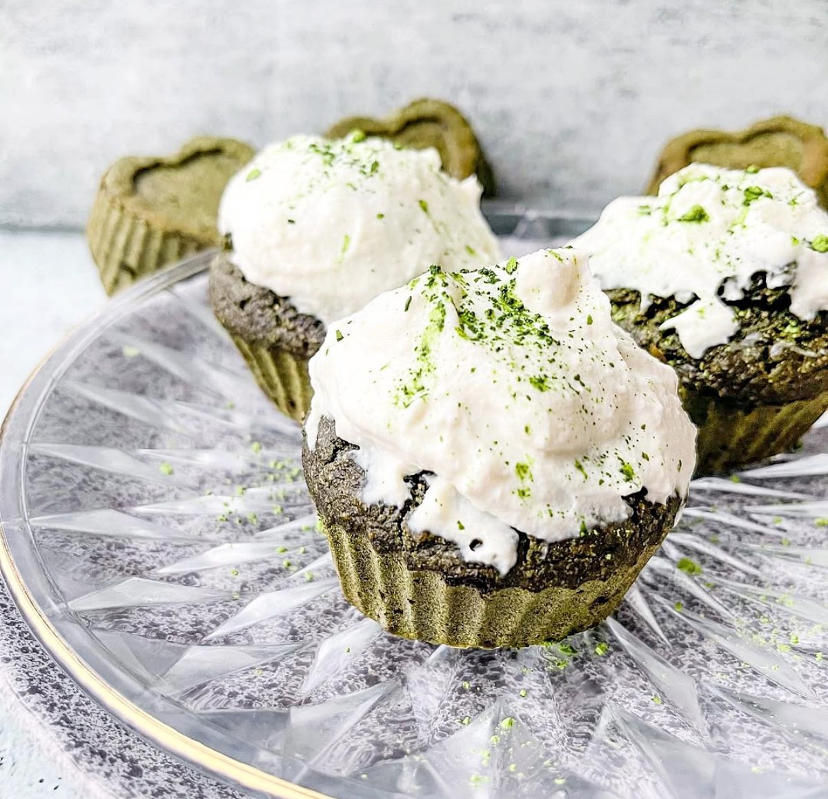Matcha arbatos keksiukai su sūrio kremu