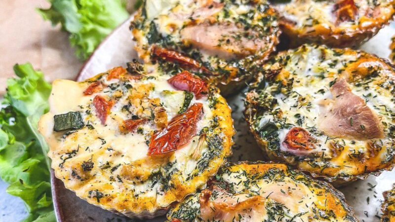 Omleto keksiukai su mėsyte ir daržovėmis