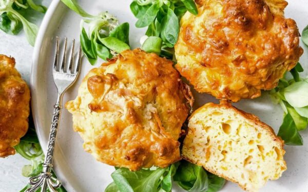 Pikantiški sūrio keksiukai su obuoliais