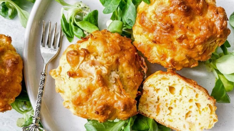 Pikantiški sūrio keksiukai su obuoliais