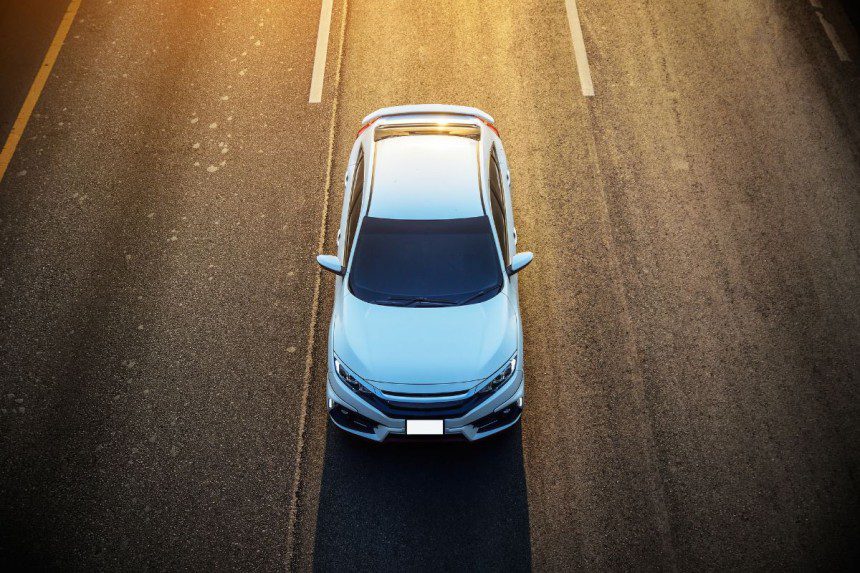 10 daiktų, kuriuos visada verta turėti savo automobilyje