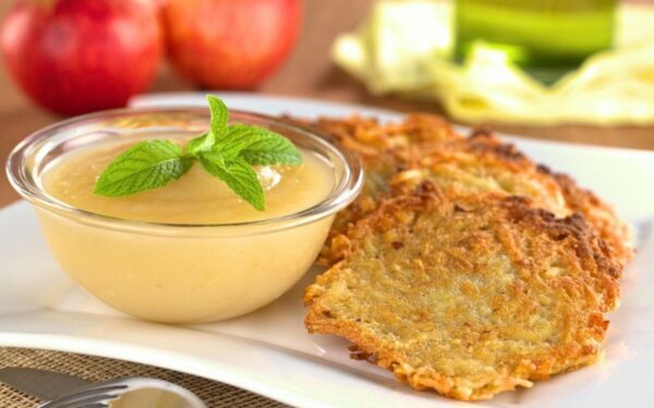 Bulvių blynai su obuoliais