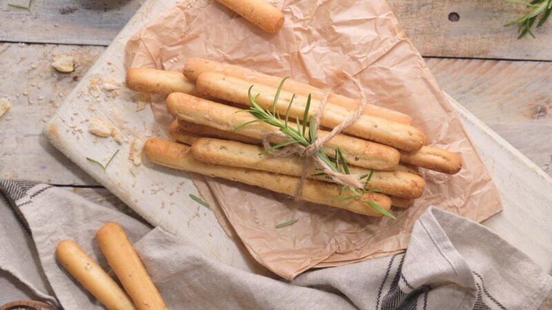 Duonos lazdelės su alyvuogėmis