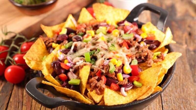 Načos su malta mėsa ir pupelėmis- tobulas užkandis savaitgalį