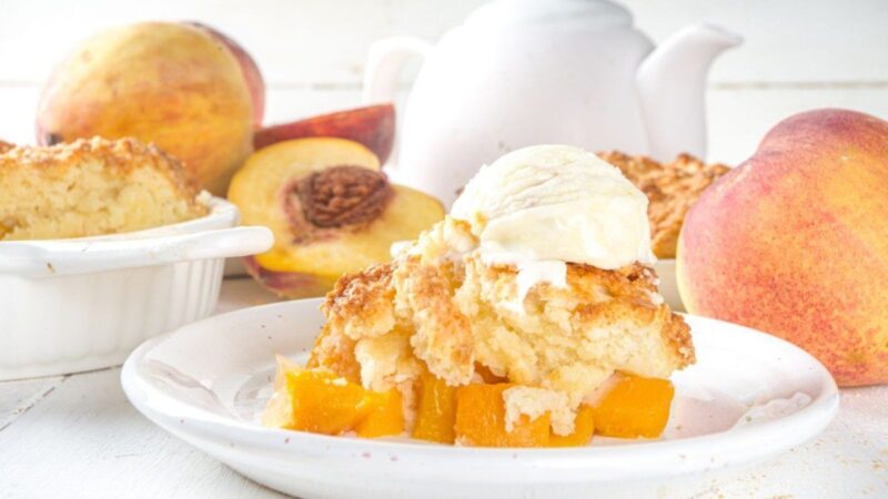 Persikų pyragas – tobulas su ledais