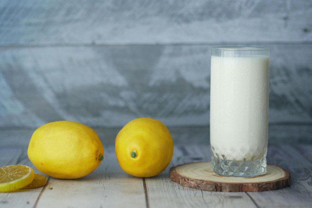 Šių maisto produktų vartoti kartu negalima. Pienas ir citrusiniai vaisiai