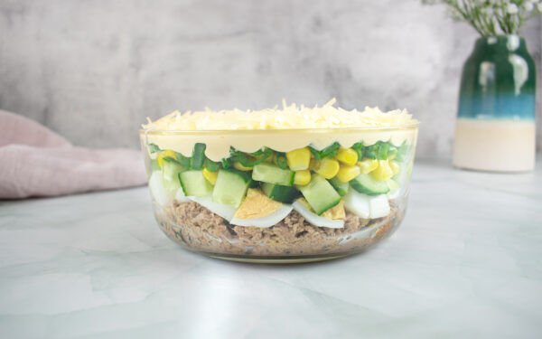 Sluoksniuotos tuno salotos Velykoms