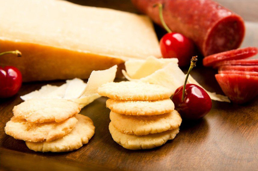 Sūrūs sausainiai su parmezano sūriu