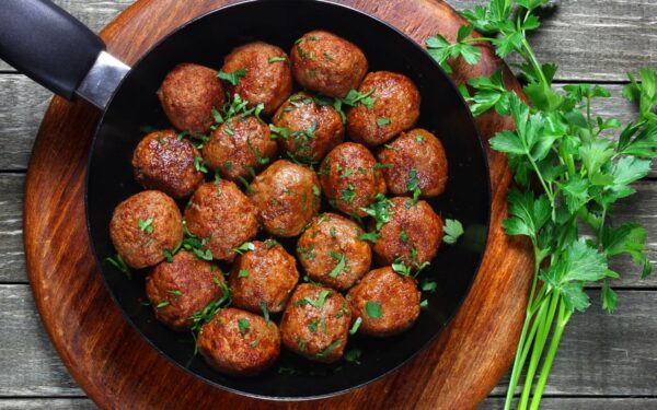 Vėlykoms ruošite kotletus? Štai ką galite įdėti, kad šie būtų sultingi ir gardūs