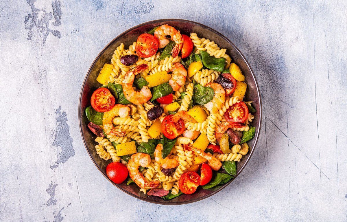 Vieno puodo makaronai su krevetėmis ir špinatais