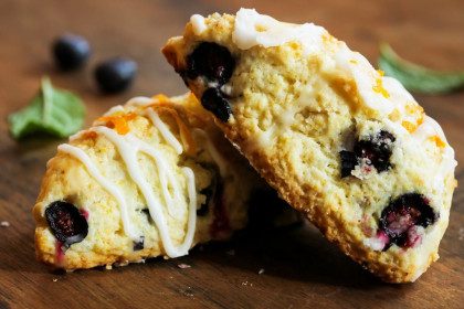 Angliškos bandelės „Scones“ su šilauogėmis
