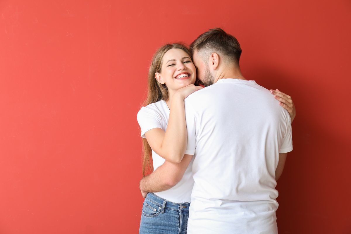 Ar gimimo eiliškumas lemia romantinius santykius? Psichologinė teorija
