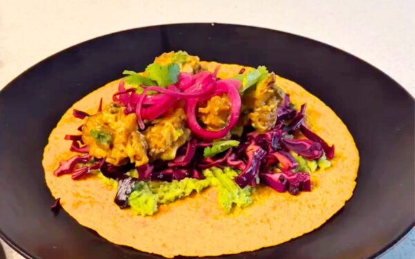 Augaliniai takos su tofu ir gvakamole